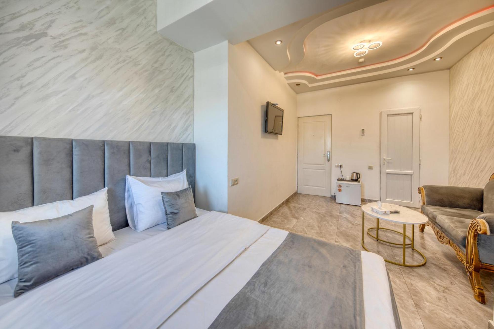 Aleppo Hotel Jerevan Eksteriør bilde