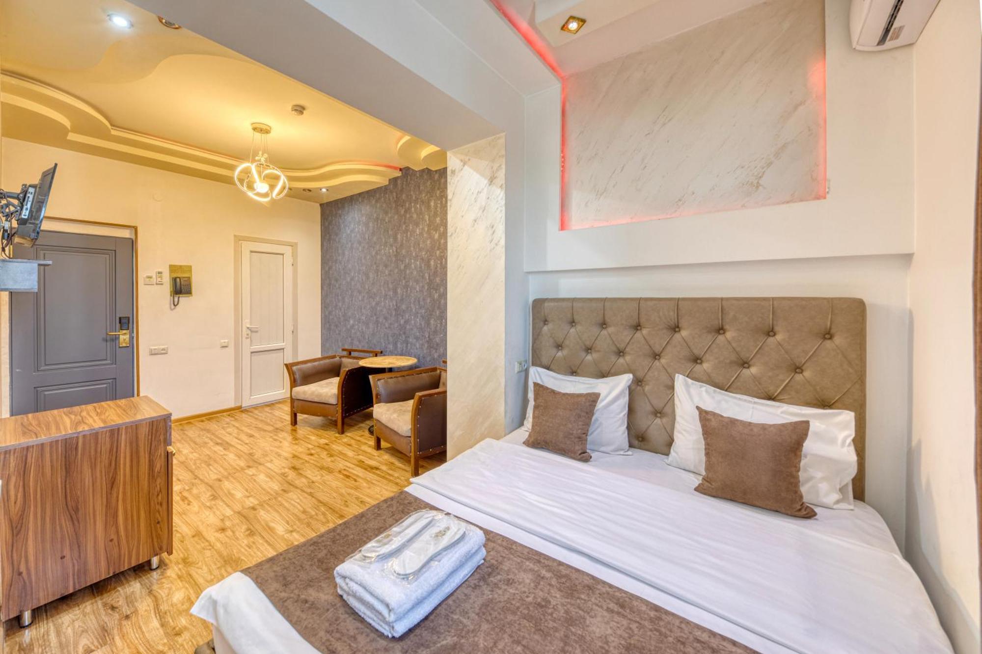 Aleppo Hotel Jerevan Eksteriør bilde