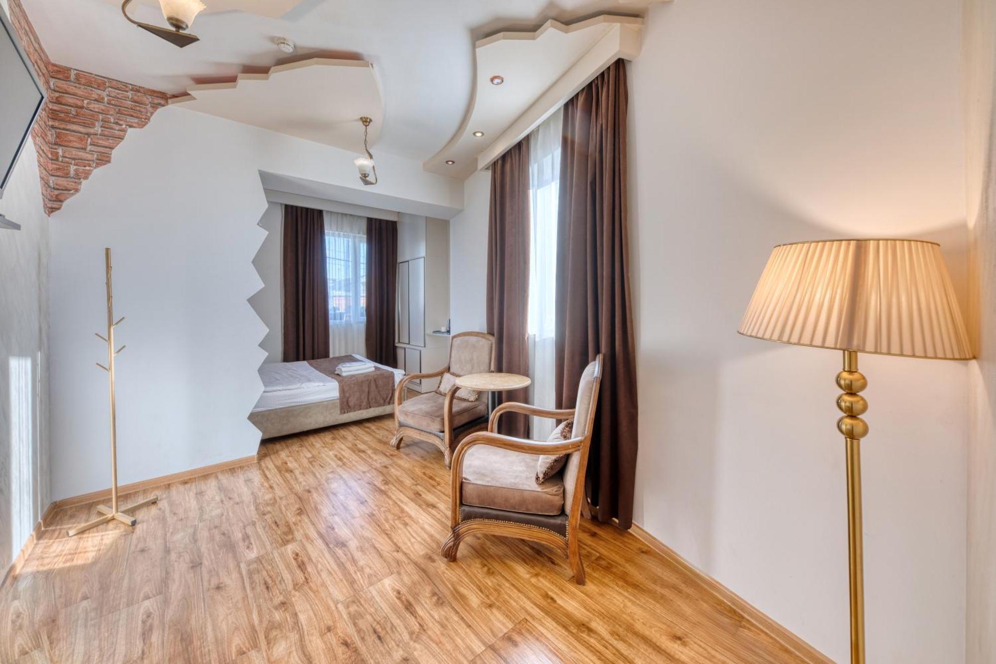 Aleppo Hotel Jerevan Eksteriør bilde