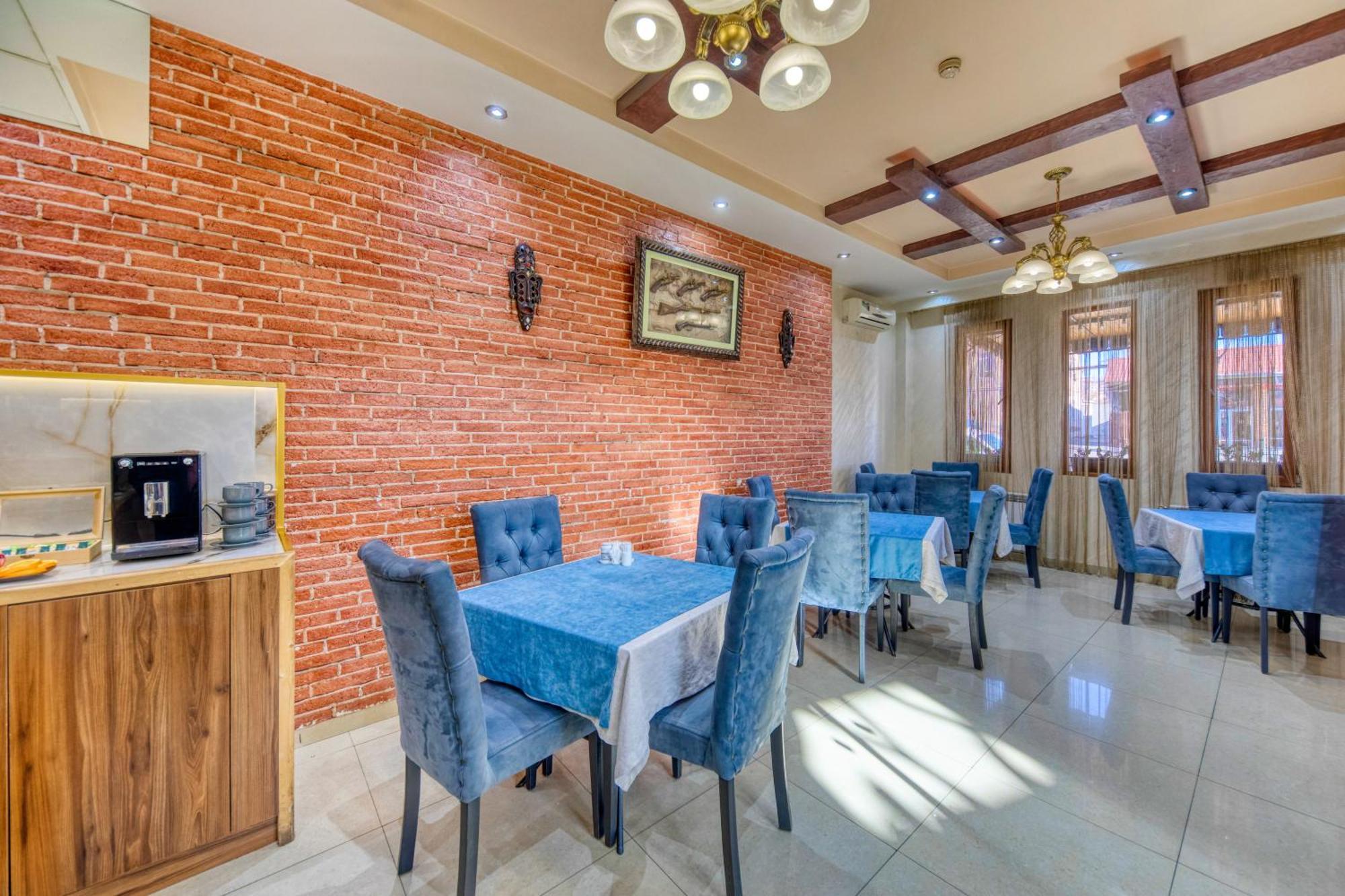 Aleppo Hotel Jerevan Eksteriør bilde